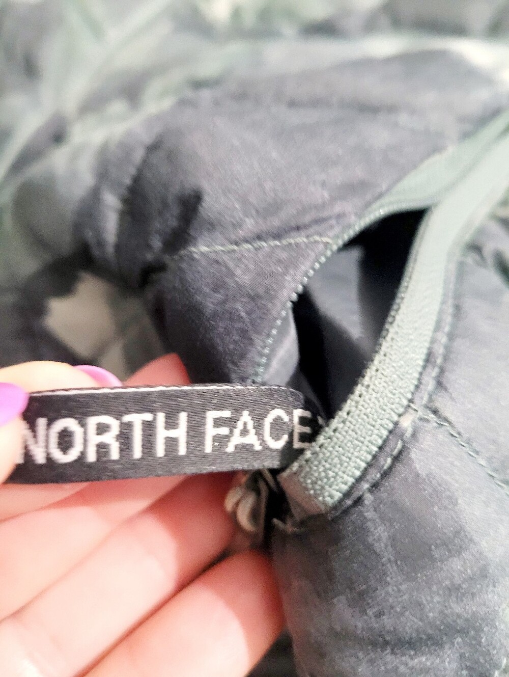 The North Face ThermoBall Quilted Puffer Vest Women's Large Gray Camo Full Zip - Picture 13 of 16